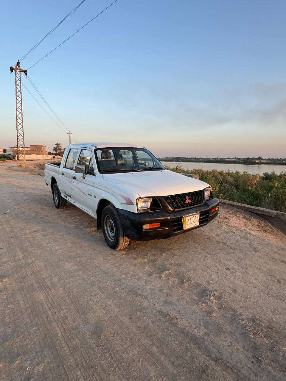 السلام عليكم بيكم مستوبيشي للبيع مديل  2002نضيفه رقم بصره بسمي تحويل ثاني يوم سنويه تنتهي ٢٠٣٠ حلوه ونضيفه كير عادي محرك اكسن. شاصي كهربايات كله شغاله  تخم تاير مكفولات مكان البصره قرنه بني منصور ..    ***********واتساب
