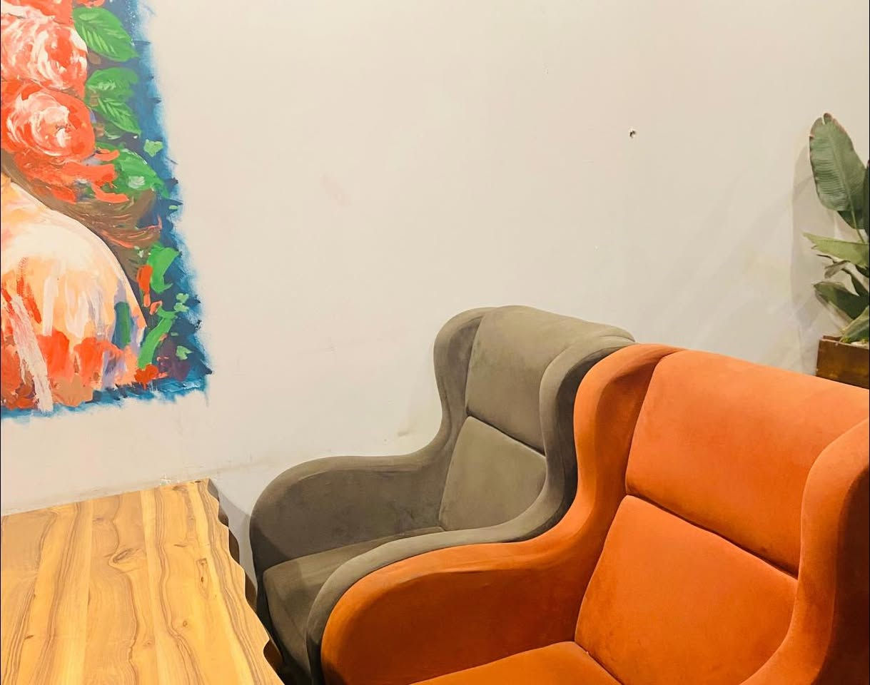 شلعة 65 كرسي الواحد ب25 القنفات الوحدة ب50
طاولات 33 وحدة شلعة ب75
واتساب ***********
