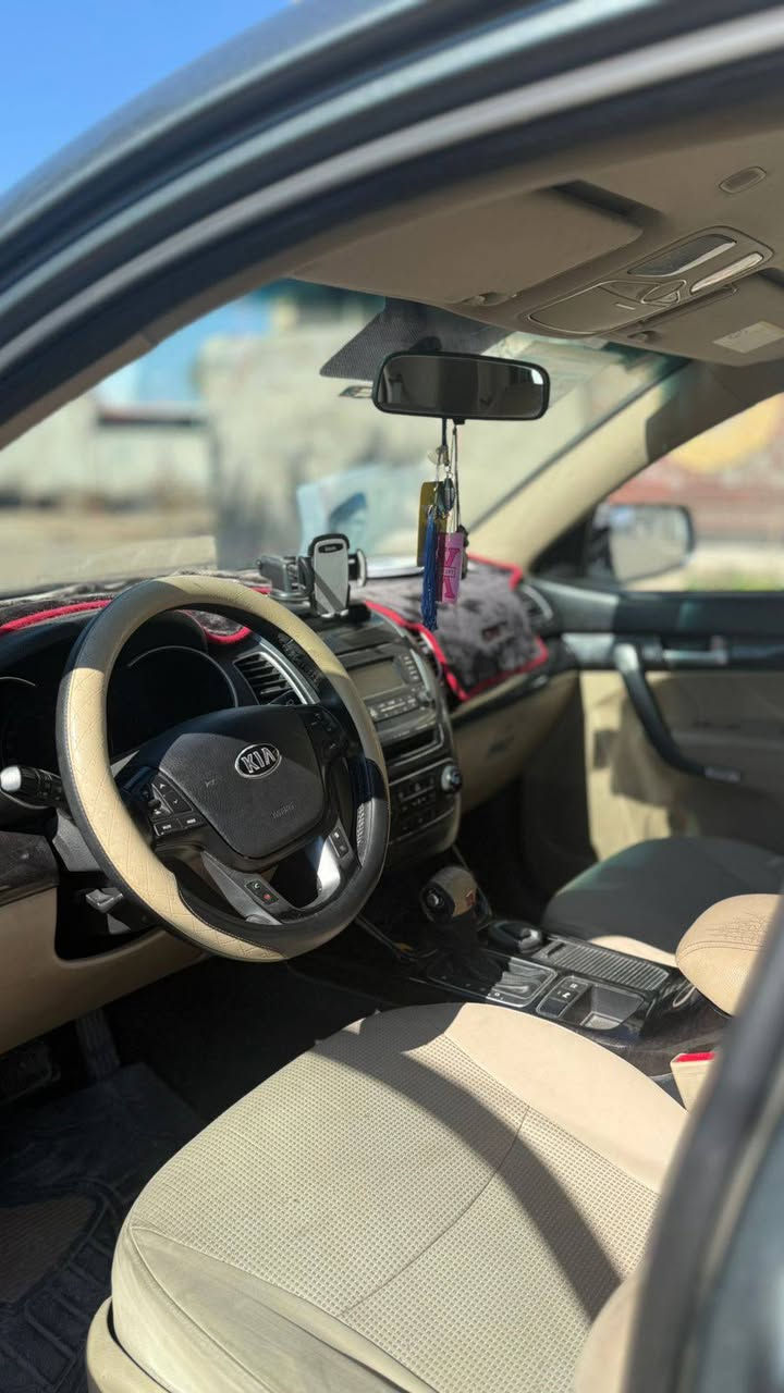 سورينتو 2014 خليجي 
سيارة عائلية (7 راكب) بمواصفات خليجية متكاملة، رقم بغداد والسيارة باسمي والتحويل فوري.
4سلندر
السيارة بيها سونار
السعر 175وبية مجال قليل
مكان السيارة بغداد المحمودية
رقم ***********
