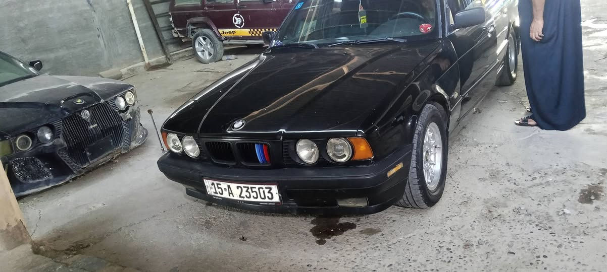 525 موديل 1994
محرك مسكر 
رقم انبار مشروع وطني 

تبريد ثلج 
صدر جديد 
بردة كهرباء 
كشنات m
بجم عريض 
سيارة بدون اي نقص 
غرفة جديدة
 بدون ضربة 
سعر 57.
مكاني تكريت ***********
