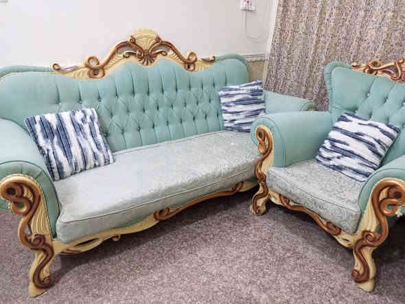 ياالله تخم تركي الاصلي الثقيل كلش نضيف وجديد وقوي وياه مفرش وكوشات مابي اي ضرر 6قطع 10 مقاعد تخم سعره 500 وبيه مجال قليل توصيل موجود العنوان حي اور ***********
