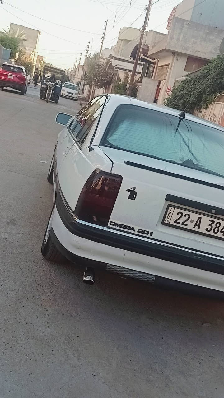 السلام عليكم اوبل اوميكا موديل 92 صبغ بلادي رقم اربيل الماني سانويه منتهي شهر  دفتر بنزين بيها قفل مركز سلايد سياره ما يحتاج مصرف خير من الله كهربائيات كله شغال سعر 40 بي مجال قليل مكان سياره كركوك  شرط تحويل ***********🇩🇪
