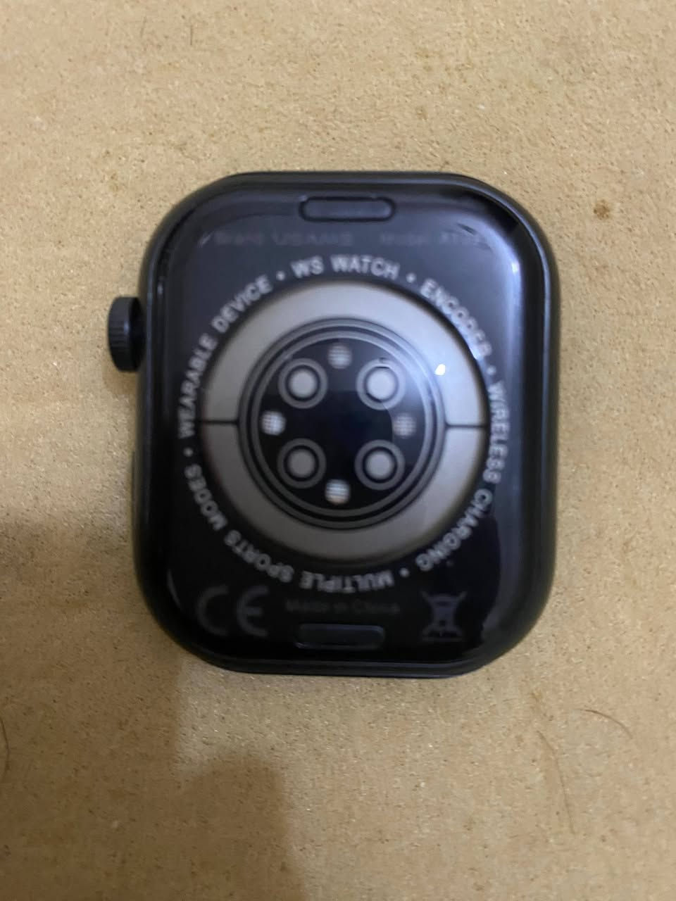 ساعة سمارت 
تفتح انتصال عل مكالمات
يوصله شعار من التليفون
واتساب وباقي البرامج
قياس ضغط الدم +قياس ضغط الاكسجين
عداد ركض شحن يدوم يومين
الساعة كامل ملحقات 
شاشة املد 
وياهة سيرين 

مكاني الشعلة
***********
