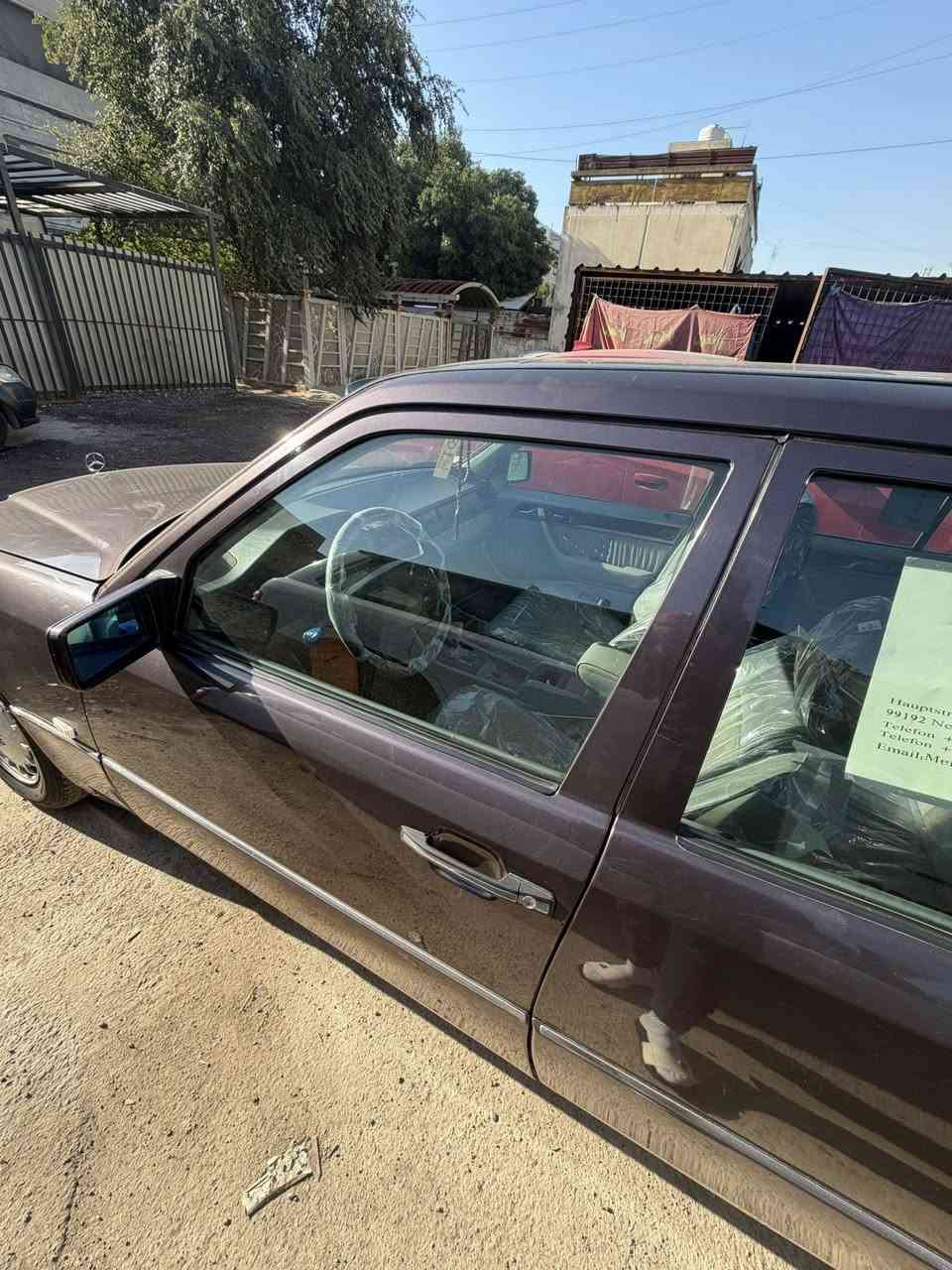 مارسدس دب اصل موديل 1992 جاهزه من كلشي مابيه اي نقص 
محرك 300مكفول بلادي تبريد تدفئه 
صبغ جماليه شرط الفحص اذا بيه نقص برغي او خياس تاخذه بلاش 
قواعد دبل بلادي بدون اي لحيم لو ضربه 
*********** 
السعر 90وبيه مجال 
لاتقارنه بلتعبانه سياره تجي تشوفه ماعجبتك فدوه الك
