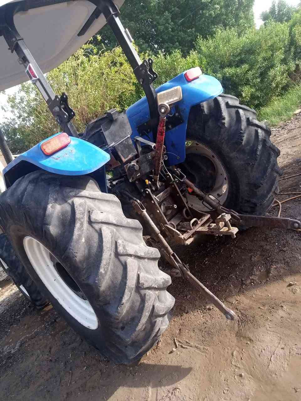 سلام عليكم مكينه نيو هلند حجم 80لبيع موديل 12مكاني بابل محاويل***********
