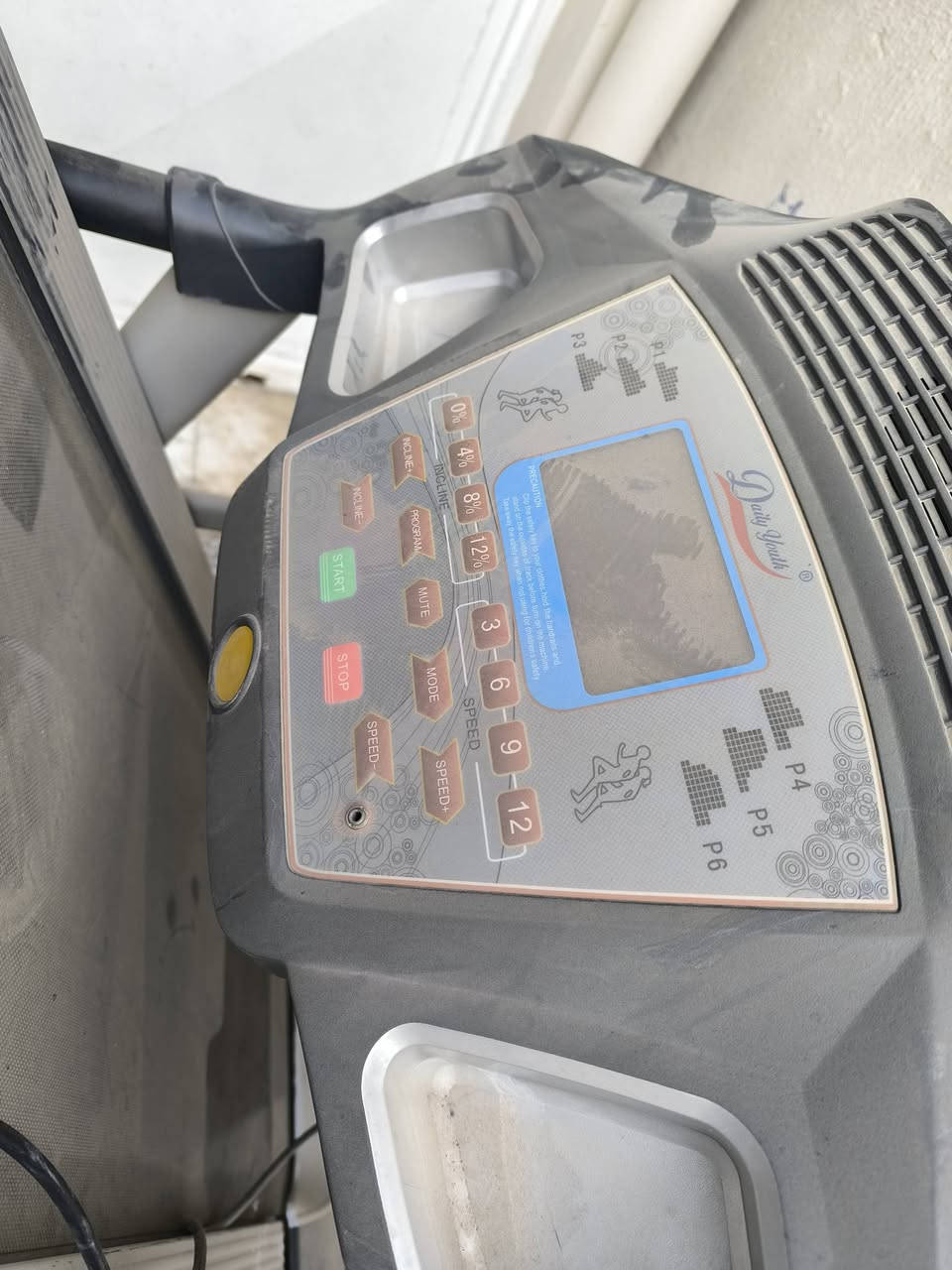 جهاز جري نوعيه ممتازه جديد استخدام قليل ما داخل صيانه ، بيه ماطورين واحد للجري و الثاني للبطن السعر ب ١٧٥ الف للاستفسار التواصل ***********
