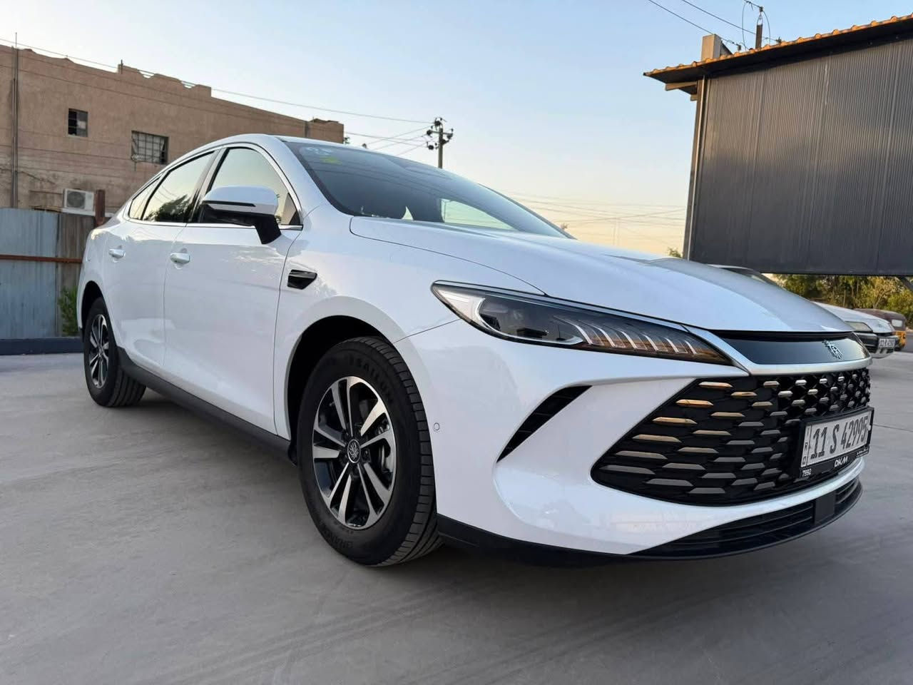 BYD
بي واي دي  فووول موصفات...2025...
ماشيه 10..الكلي..
فتحه سلايد..
كرسي كهرباء..
13 كامره...
تحكمات.. فول..
داخل زيتوني مميز..
بصمه..
اتو بارك..
هيه اعلى فئه بيهن..
بغداد باسمي مكاني بغداد الكرخ...
...***********...
الشراي اليدفع سعر معقول ابيع... بل اليرضي الله.. 
الشراي يتصل سياره بعده بنايلونات الشركه..
