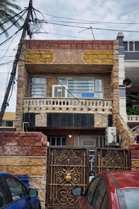 🏡 دار للبيع — المشتل 📍 الموقع: المشتل — قرب شارع المطبك 📐 المساحة: 120...