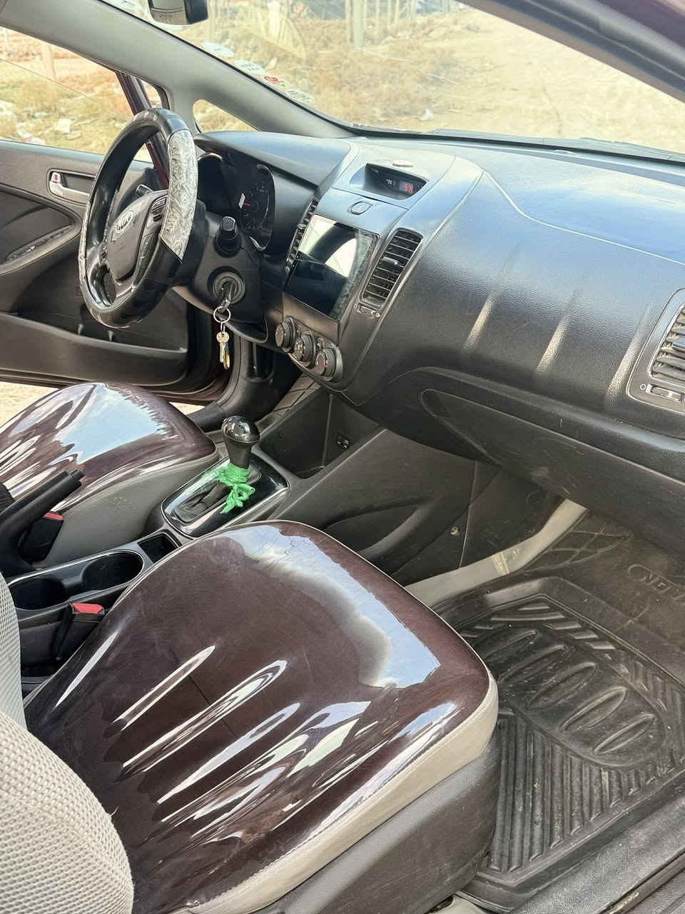 السلام عليكم فورتي للبيع مويل2017 حادث چاملغ امامي وبنيد فقط السياره خير من الله مكينه كير حداديه تبريد تدفئه السياره امريكيه تجي تقتنع وتأخذ مكاني بابل شارع 80 مال النجف السياره معروضه (100) وبيه مجال ***********
