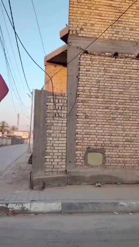هيكل جديد للبيع طابقين مساحه ٢٠٠م واقع حال ٢٤٠م ركن على شارعين فيه ثلاث محلات  واستقبال وثلاث غرف وصالتين وملحقات كامله في الطابق الاول والثاني  الموقع كربلاء هنديه الحي العسكري مقابل مدرسة السلام السعر والتفاصيل على الارقام التاليه.
***********
***********
هيكل جديد للبيع طابقين مساحه ٢٠٠م واقع حال ٢٤٠م ركن على شارعين فيه ثلاث محلات  واستقبال وثلاث غرف وصالتين وملحقات كامله في الطابق الاول والثاني  الموقع كربلاء هنديه الحي العسكري مقابل مدرسة السلام السعر والتفاصيل على الارقام التاليه.
