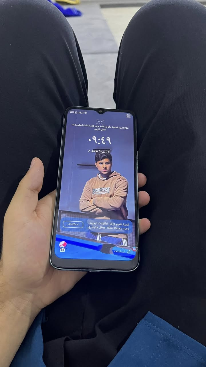 السلام عليكم 
موبايل 
Infinix Hot 10i
ذ128 
اخوان يشغل 60 فريم 
والتلفون لـ سليمان ال موفق لحد يراسلني 😆
وهذا رقمو خابرو وتتفاهمون
 ‭0786 970 9309‬
وبالنسبة للسعر قيم واخذ
