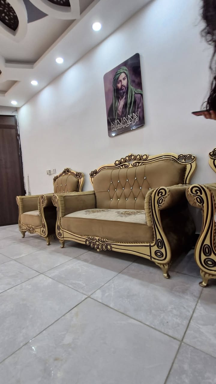تخم عشر مقاعد مستعمل يشبه الجديد للبيع ***********
