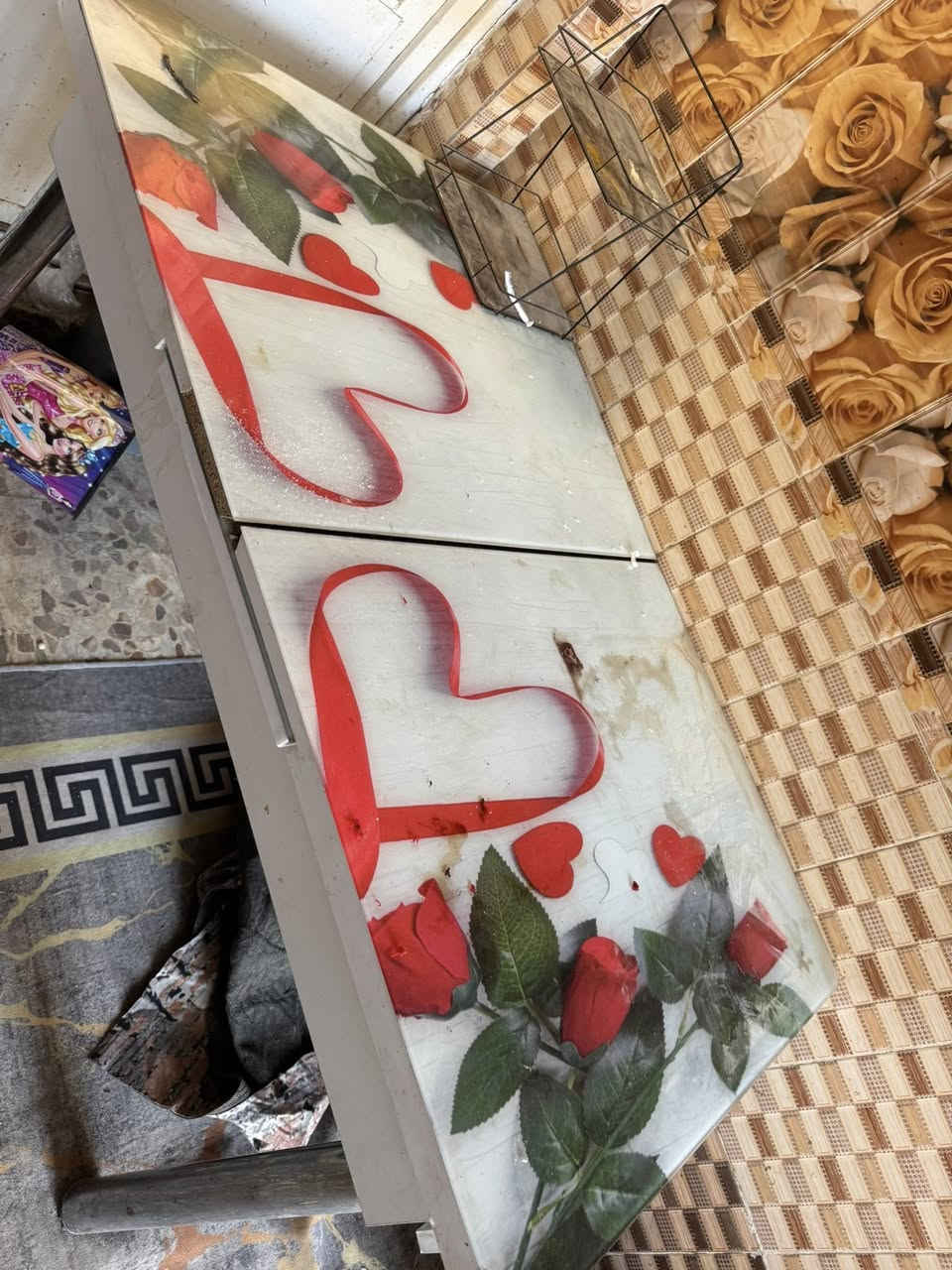 سلام عليكم كاونتر لبيع مع ميز طعام السعر ١٧٥مكاني ***********
