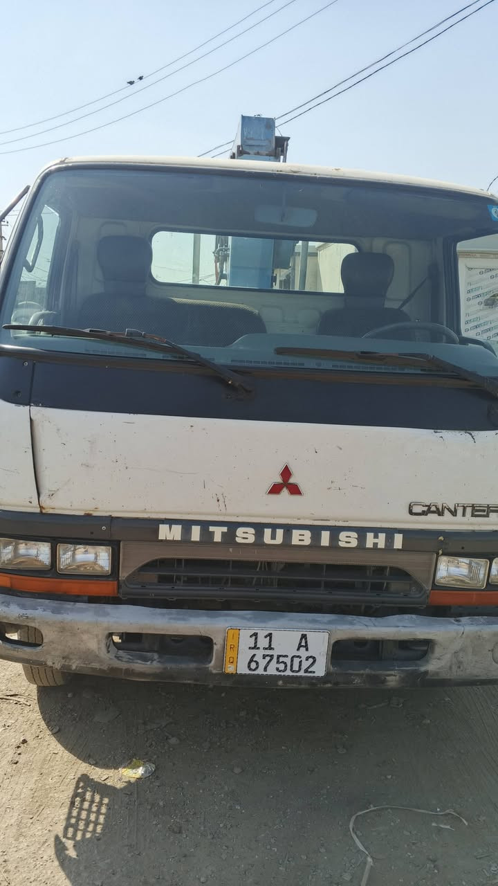 السلام عليكم كنتر بزون مديل 2002 يسره بلادي 3سلايت بأسمي السياره ثاني يوم تحويل للاستفسار ***********
