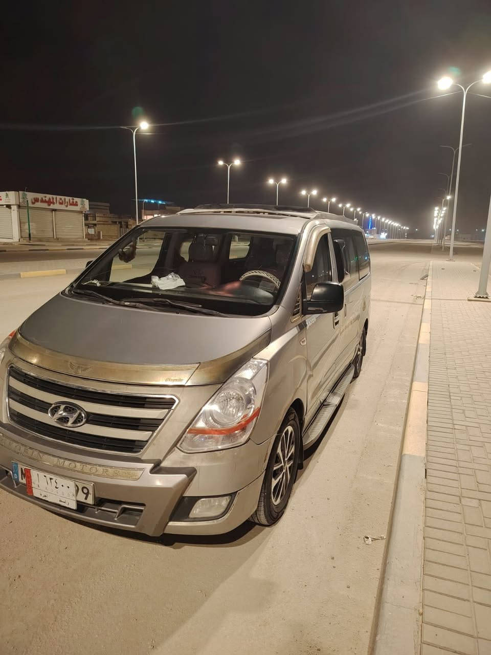 ستاركس ٢٠١٥ مجول
مكينه مجول بلاد
فول مواصفات تنتات تبريد لمس
بيها فقط الربع الاخير صبغ بكوريا 
مكانهابصره
***********
