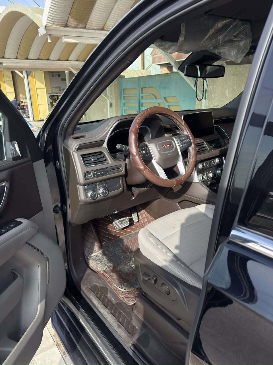 للبيع يوكن ٢٠٢٤ خليجي اسود بغداد مكفول ماشيه ٢٨ sle باسمي السعر ٥٢٠ الاتصال ***********
