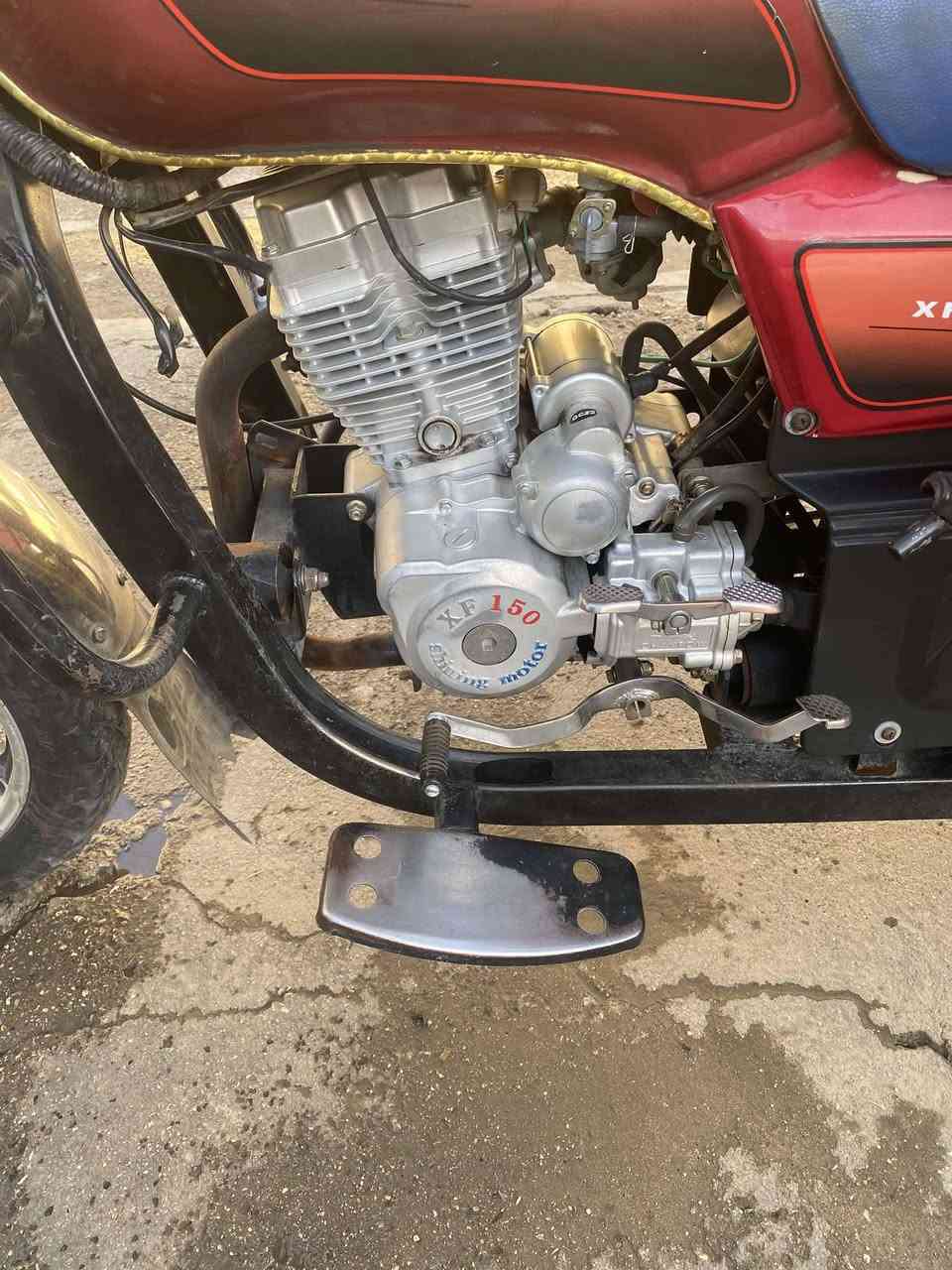 السلام عليكم ستوته للبيع نوع صقر تجاري موديل 2022 اوراق كامله واصولية بيها ملاحضات تصليح بسيط السعر مليونين و200 وبيها مجال بخدمتكم مكاني بغداد مدينه الصدر رقم الهاتف ***********
