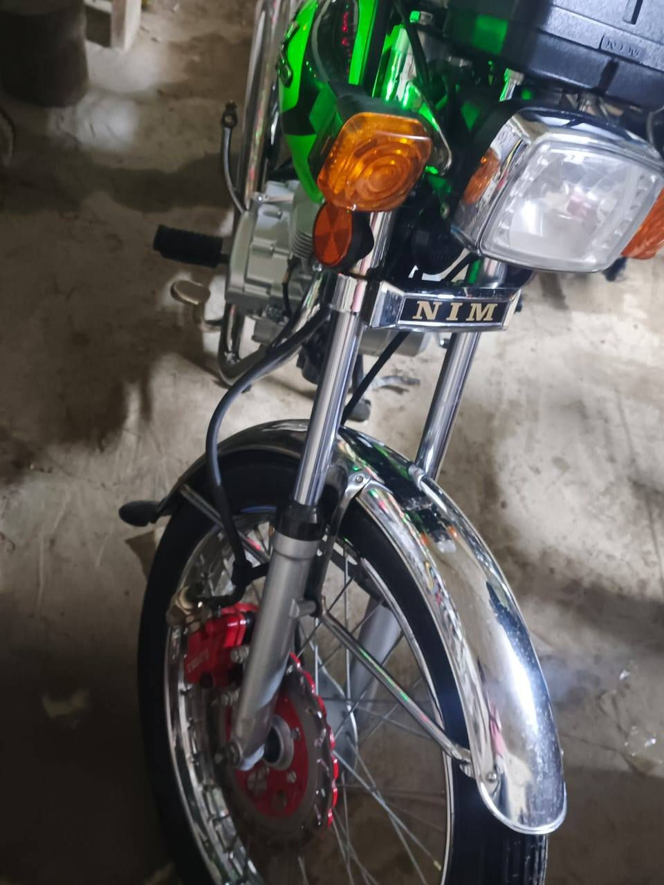 اربعه كير اوراق سكنر 7 اوراق ويه لمكاتبه مديل 23 طالعه بل25  سعره 675 وبيه مجال قليل دراجه جديده ماناقصه شي مكان الدراجه كربلاء الامام الحر رقم الهاتف *********** 
*********** كربلاء, العراق
