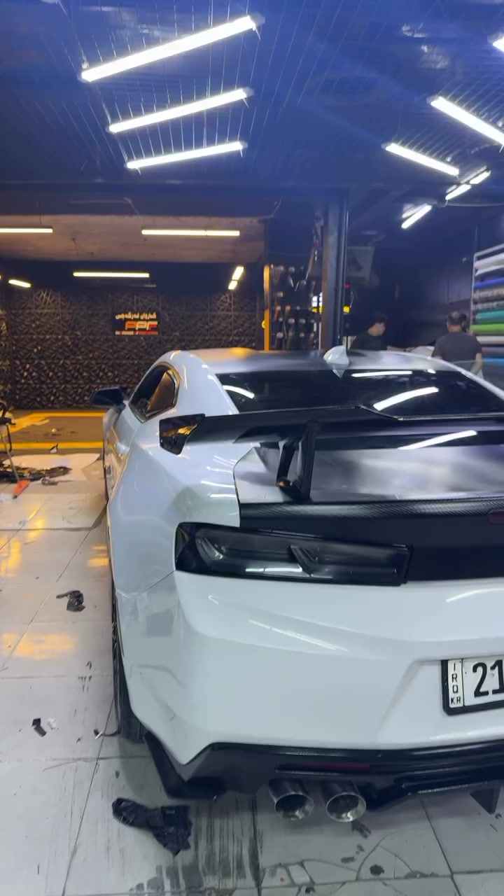 السلام عليكم 
للبيع كمارو موديل 2018 
لون مميز بلادي 🤍
حجم المحرك 6 سلندر المرغوب￼
السياره بيها ثلاث قطعات صبغ  
120$
للاستفسار اكثر 
***********
