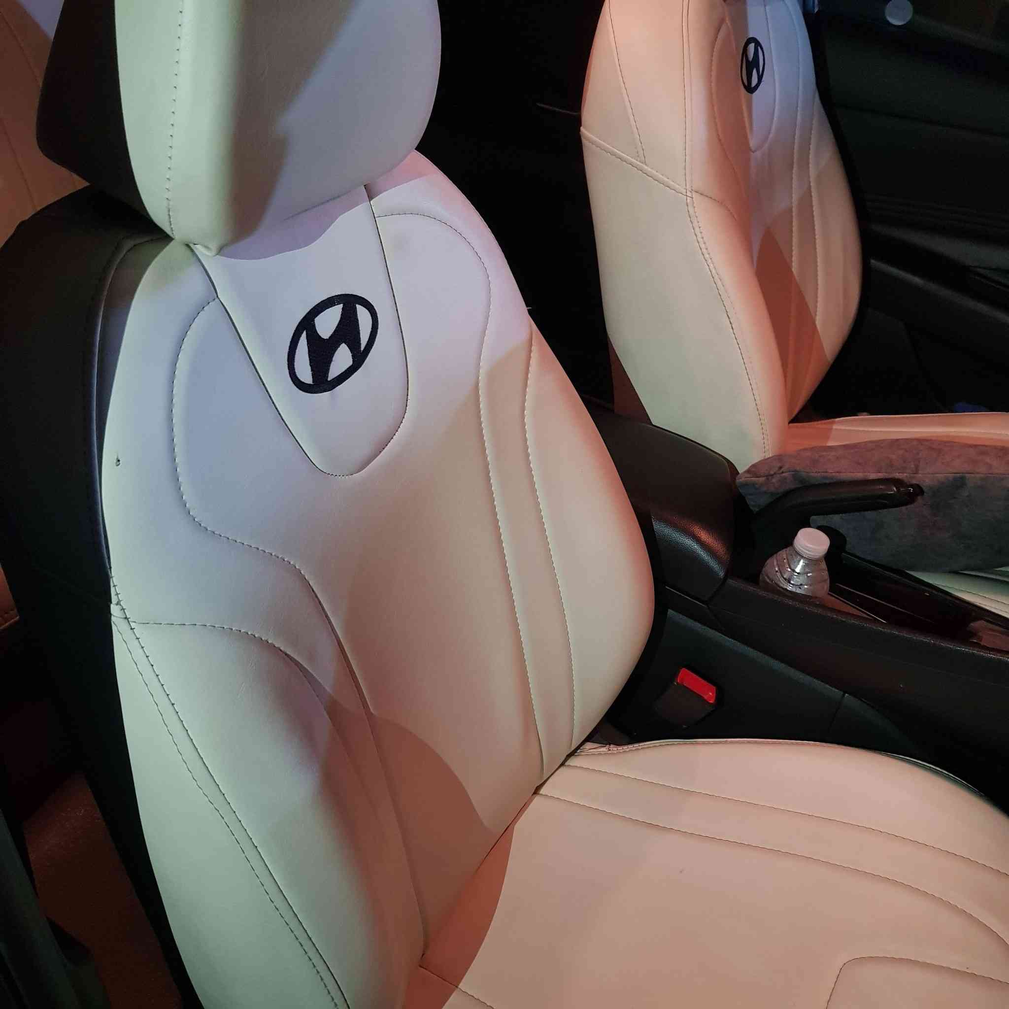 السلام عليكم 
للبيع هونداي النترا موديل 2023
رقم معوقين بغداد باقيلها 3 سنوات حادثها 3 قطع تبديل اصلي بدون قطرة صبغ 
فقط بالدوسه ع كد الباب وبيه بارد قليل بالجهة اليسرى بالباب الخلفي والهلال مال الجاملغ 
مواصفات السياره 
بصمه رادادرات اماميه وبالمري تدفئه بالكشنات تدفئه بالستيرن كشنات جلد طبق الاصل اني مدوشمها 
نقص السياره فقط اللحيه الخلفيه مكسوره 
ماشيه السياره 82 الف ميل 
السعر 145 ورقه 
رقم الموبايل ***********
