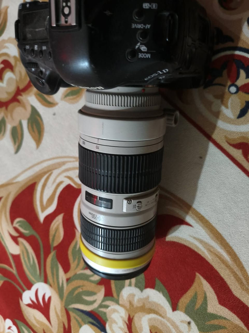 عدسة Canon 70-200  F2.8 تك سبلايزر
العدسة نضافتها نسبة 90٪ 

✅العدسة بحاله ممتازة 

✅السعر كلش مناسب 
الشراي يتواصل وياي ***********
