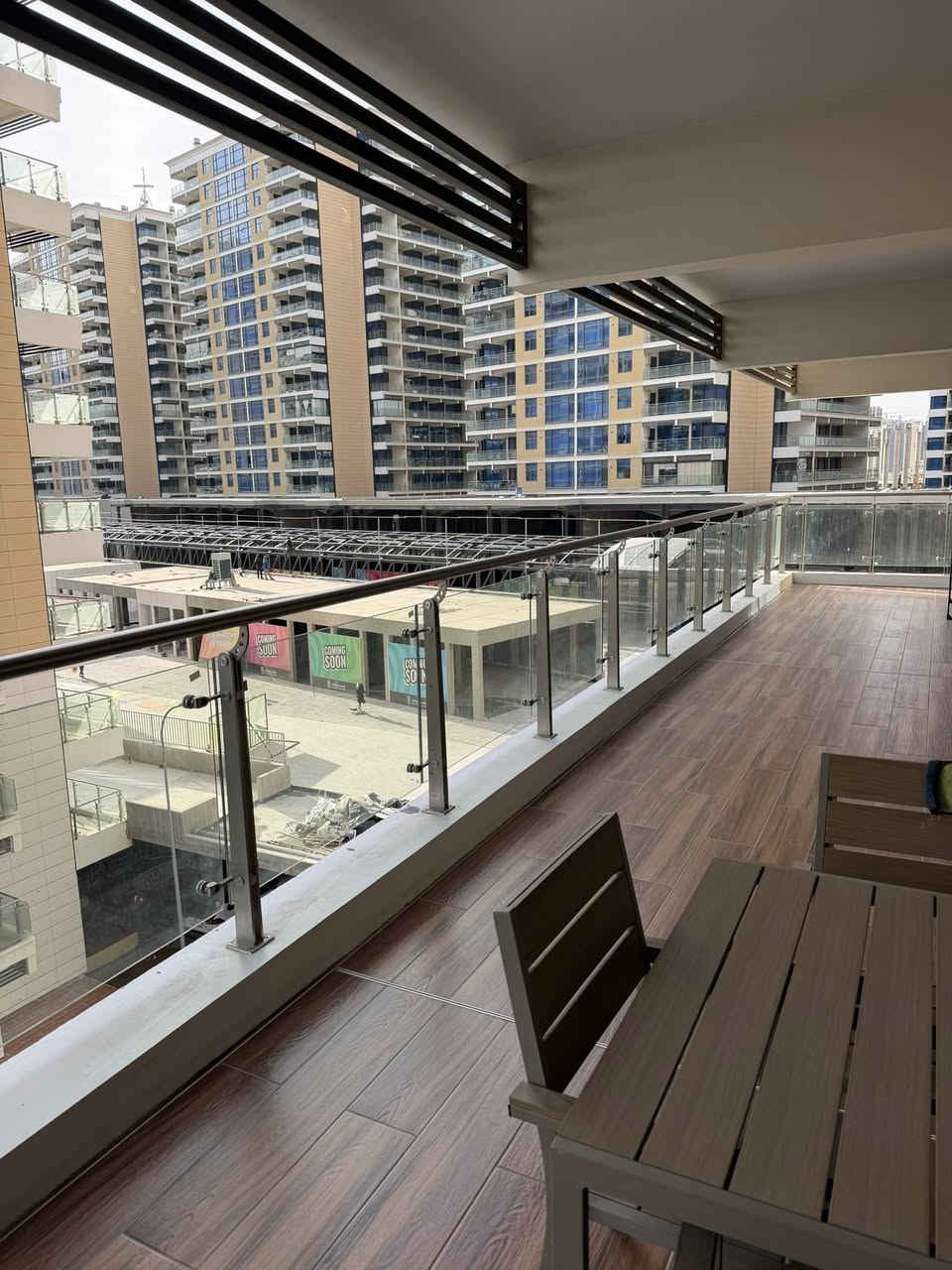 (( من المالك مباشرتاً ))
شقه للبيع مجمع بوابه العراق 228 متر
في عمارات الرويال اميز عماره والموقع رقم 1 بكل البوابه اجمل اطاله على البوليڤارد با كامل 
البيع مع الأثاث او بدون مع العلم جميع الأثاث مستورد من الخارج 
الجاد با شراء فقط يتصل 
*********** ابو محمد
متاح فيديهات على الواتساب
