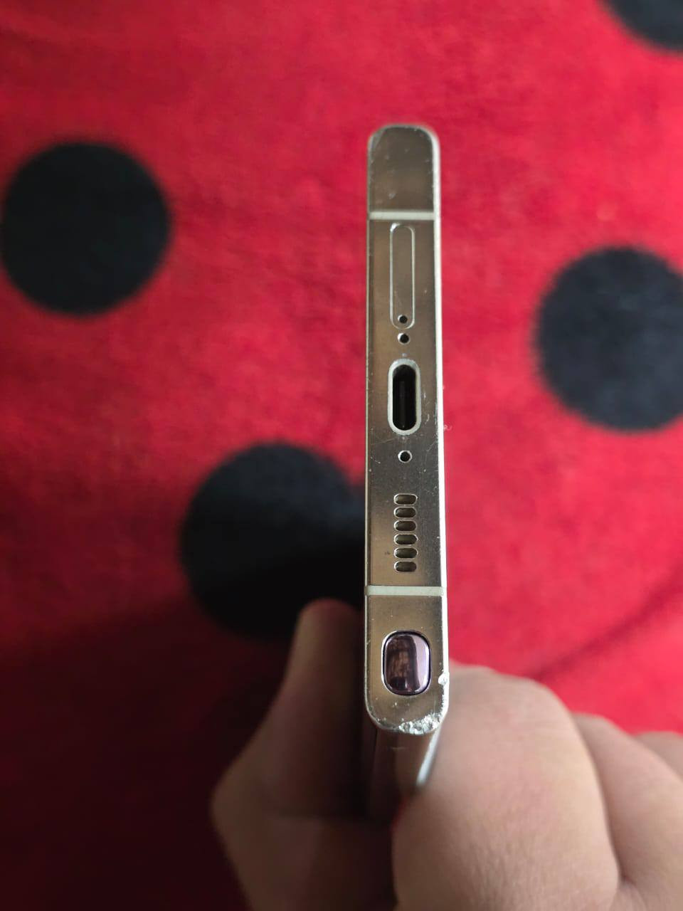 السلام عليكم للبيع او مراوس
كلكسي S23 الترا عربي شرق اوسط
التلفون الضهر مفتوح مبدل هوه والقلم
وشاشه بيه فطر بسيط جدا عبالك شخط
ومامثره بشي ابد 
مكفول اي خلل مابي وبدون غراض 
ذاكرته 256 والعشوائيه 12
التلفون دبل سمكارت 
السعر 580
مكاني بغداد المنصور 
***********
