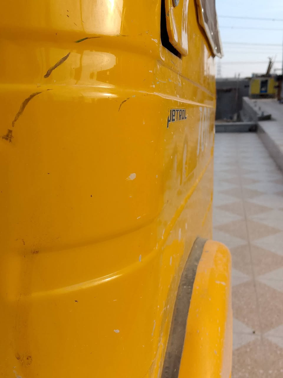 سلام عليكم تكتك موديل 19شهر 12 بسمي كفاله عامه بس الدوس بيهن تنكيد قليل ***********
