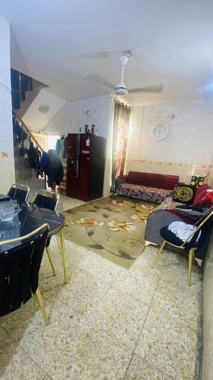 السلام عليكم متوفر بيت للبيع زراعي سند 25 100 م
غرفه مطبخ هول صاله صحيات طارمه 
بيت نظيف ومرتب وبناء طابوك والسقف كونكريت 🙂🤝


**إذا كنت صاحب هذا الإعلان وتريد حذفه لأي سبب، رجاءا أرسل رسالة إلى الدعم الفني**