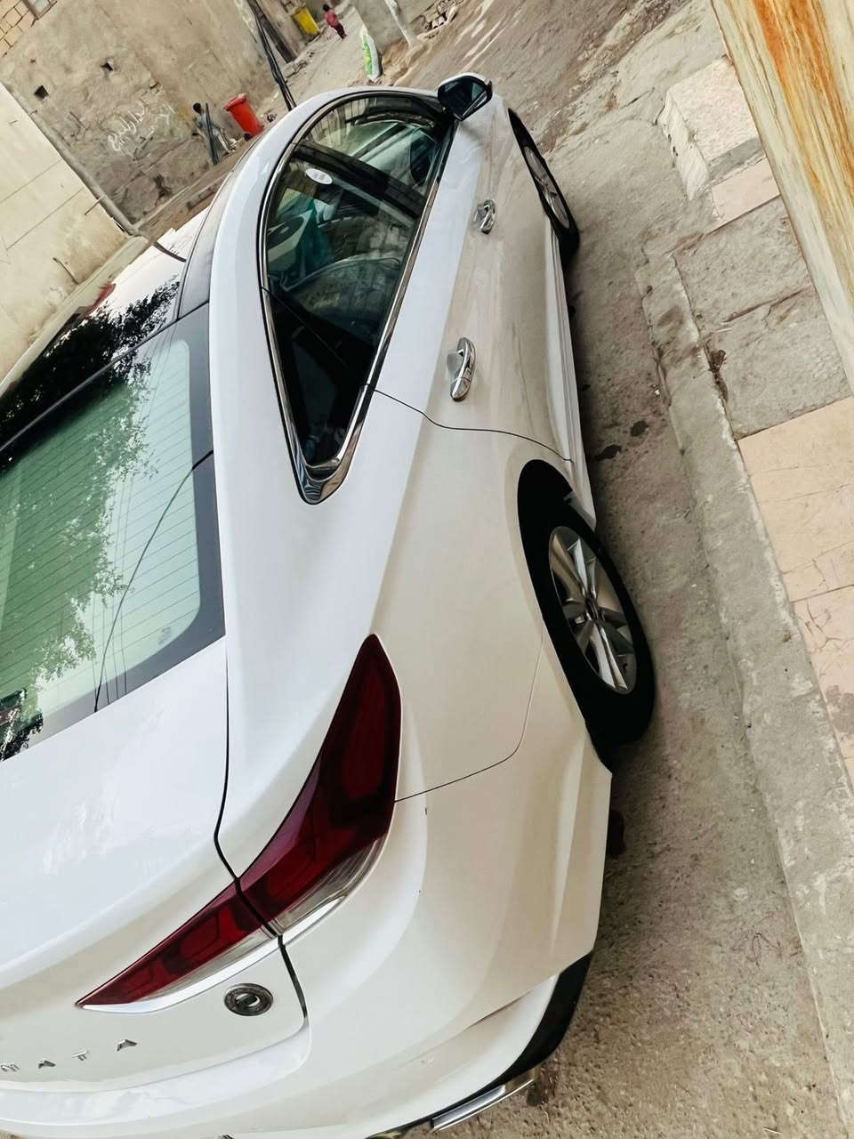 السلام عليكم سوناتا للبيع خليجي مديل 2019  رقم اربيل بعده ما منتهيه السياره كفاله بس ما عده المدكر الكدام بي صبغ و الباقي مكفوله كفاله ضربه و تبديل و صبغ كفاله كير مكينه كفاله السياره فول بس من عده البصمه السياره بنورامه تحكمات شاشه كاربلي  حساسات  
المكان البصره 
السعر ١٦٩ و بيه مجال
***********
