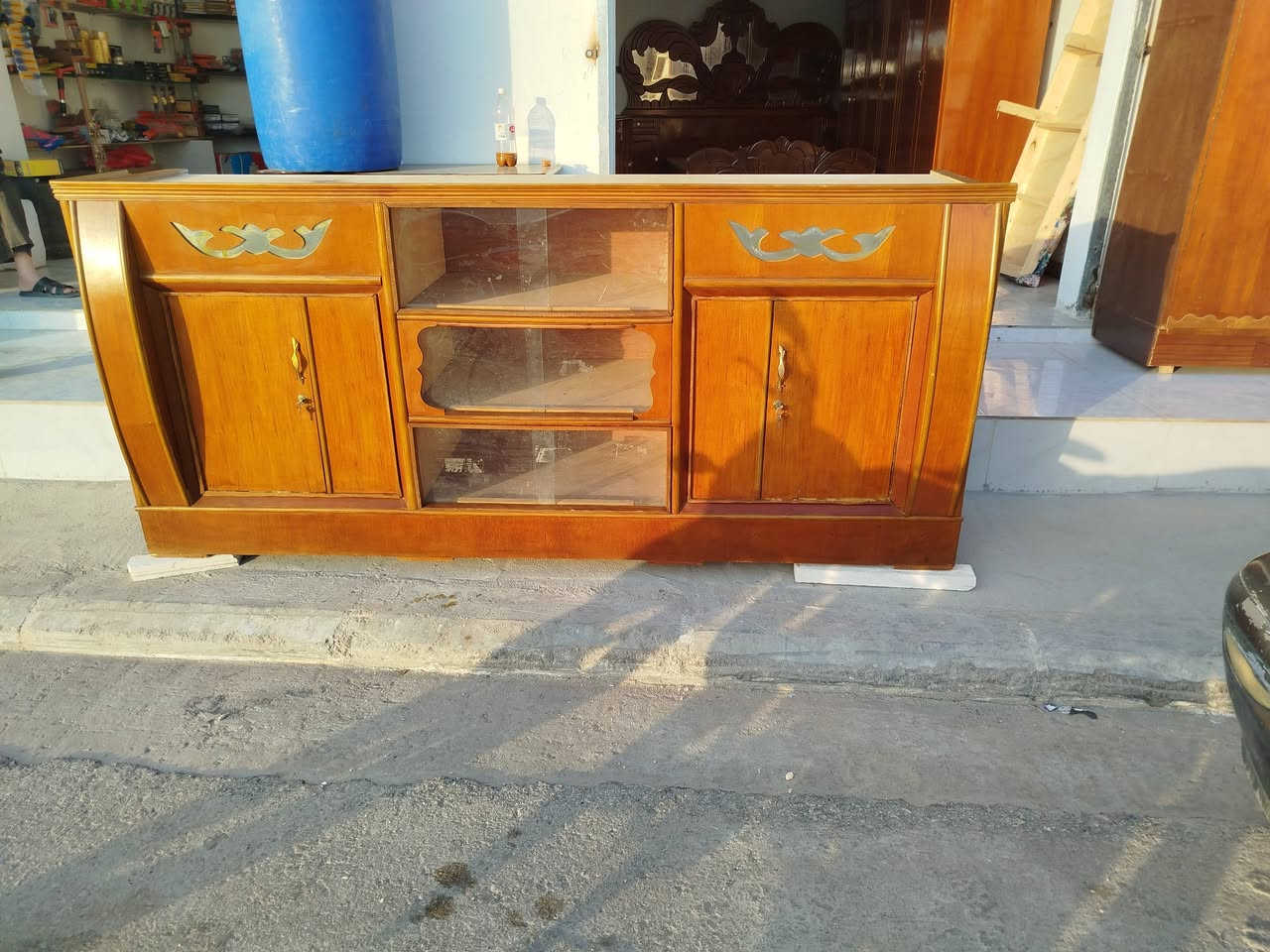 بوفيه مترين ونص للبيع حطاطه السعر المطلوب ١٧٥ وبيها مجال مع نقل


**إذا كنت صاحب هذا الإعلان وتريد حذفه لأي سبب، رجاءا أرسل رسالة إلى الدعم الفني**