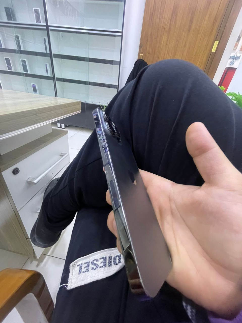 ايفون١٣ برو ماكس مكفول وممفتوح نهائيا بطارية٧٩ ويرهم مراوس ويا ايفون ١٤ او ١٥ وانطي فرق ذاكرة٢٥٦ بي خدش ممبين بل ضهر شاحنه اصليه ويا مكاني بغداد متواجد عل نت سعر٦٠٠ *********** بغداد, العراق
