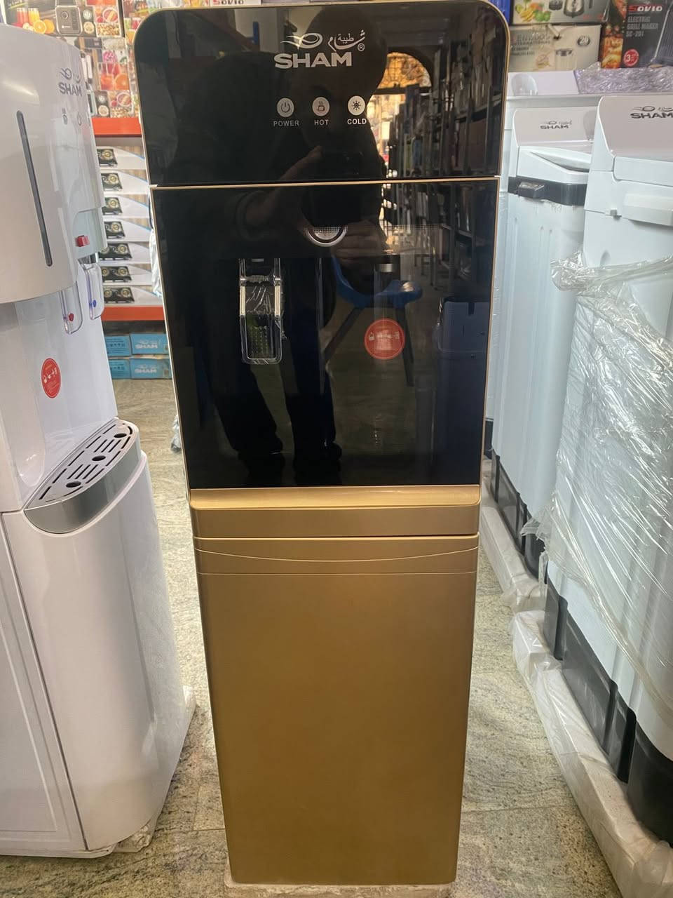 مجموعه من برادات ماء ماركة طيبة الشام ضمان لمدة سنه صيانه مجانيه
متوفر توصيل لكافة المحافظات 
للاستفسار اكثر :***********
