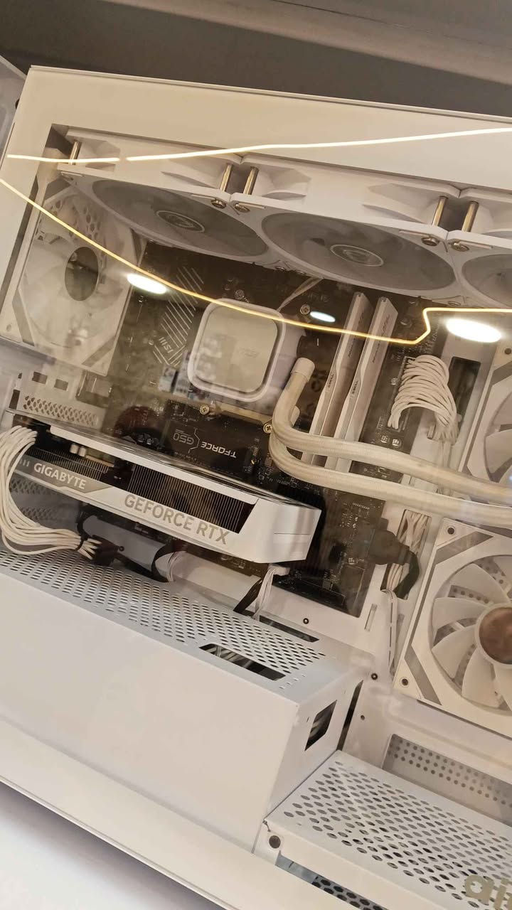 CPU: RYZEN 5 9600 X
GPU: RTX 5060 8G Gigabyte 
MB: MSI PRO B650M-P DDR5
PSU: 650W 80 PLUS SEGOTEP
STORAGE: 1T NVME T-FORCE 650
RAM: 2X16 32G 6000MH2. G.SKILL DDR5
COOLER: MSI 360M WITIE
CAVAR: X7 FAN ARGB

سعر : 1200$ أربيل, العراق


**إذا كنت صاحب هذا الإعلان وتريد حذفه لأي سبب، رجاءا أرسل رسالة إلى الدعم الفني**