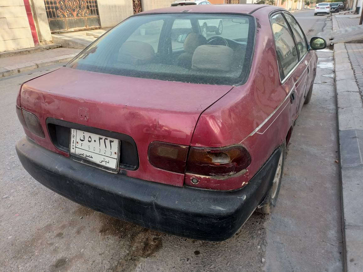 سلاو هاوريان ئه م سياره هونداى سفيك يابانى  موديل 1993 بو فروشتن گيرو مه كينه ى به شه رت سياره يكى زور كه م مه سروفه سه نه وى ئه سلى سه وزى كارتونى له گه له به شه رت ئه وه ليات مالى كه س نه بيت خاوه ن سه نه ويشى هه يه  هه ر نيزيك كفريه به لام من به دواى نه چومه هه ركه سى ويستى ئه توانى له خاوه ن سه نه وى وكاله بكات بو خوى به لام من به م شيوه ئه يفروشم  سعرى 15 گلا شوين كفرى گورينه وه ش ئه كه م گه ر شتى به دلم بيت  ژماره تلفون *********** كيفري, ديالى
