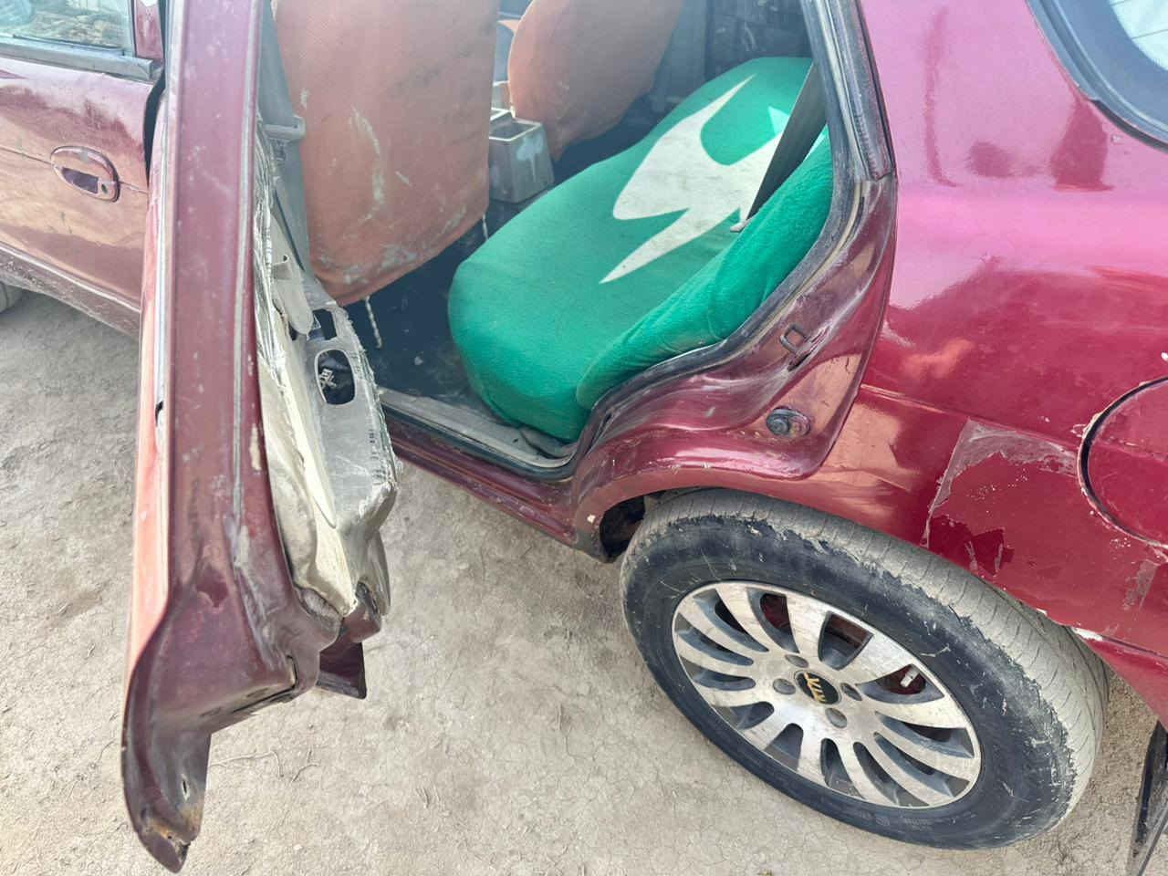 البيع كيه سيفه موديل 93مشروع وطني سنويه لل 27سياره مكفوله من كص وضربه مكينه مسكر  جديده تخم تاير جديد كهربائيات كلها شغاله كير عادي سياره مصبوغه قبل  سعره 27 وبيه اني مكلف بالنشر تصال عل صاحبه سياره. ‏‪***********‬‏
