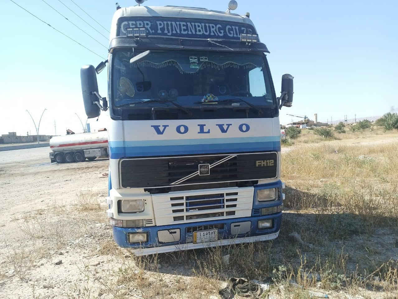 سلام عليكم ورحمة الله
فلولفو للبيع 
موديل 2000
سنويه جديده 
رقم انكليزي 
طوناج جديد حموله 33 اسود 
36 بيضات 
طخم تاير تانكي الكله 
شرط تحويل تريد وكاله  
***********
