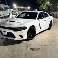 دوج جارجر موديل2017 فئة RT بغداد محرك 8 سلندر 5700 ٧ بصمة باب وبصمة تش...
