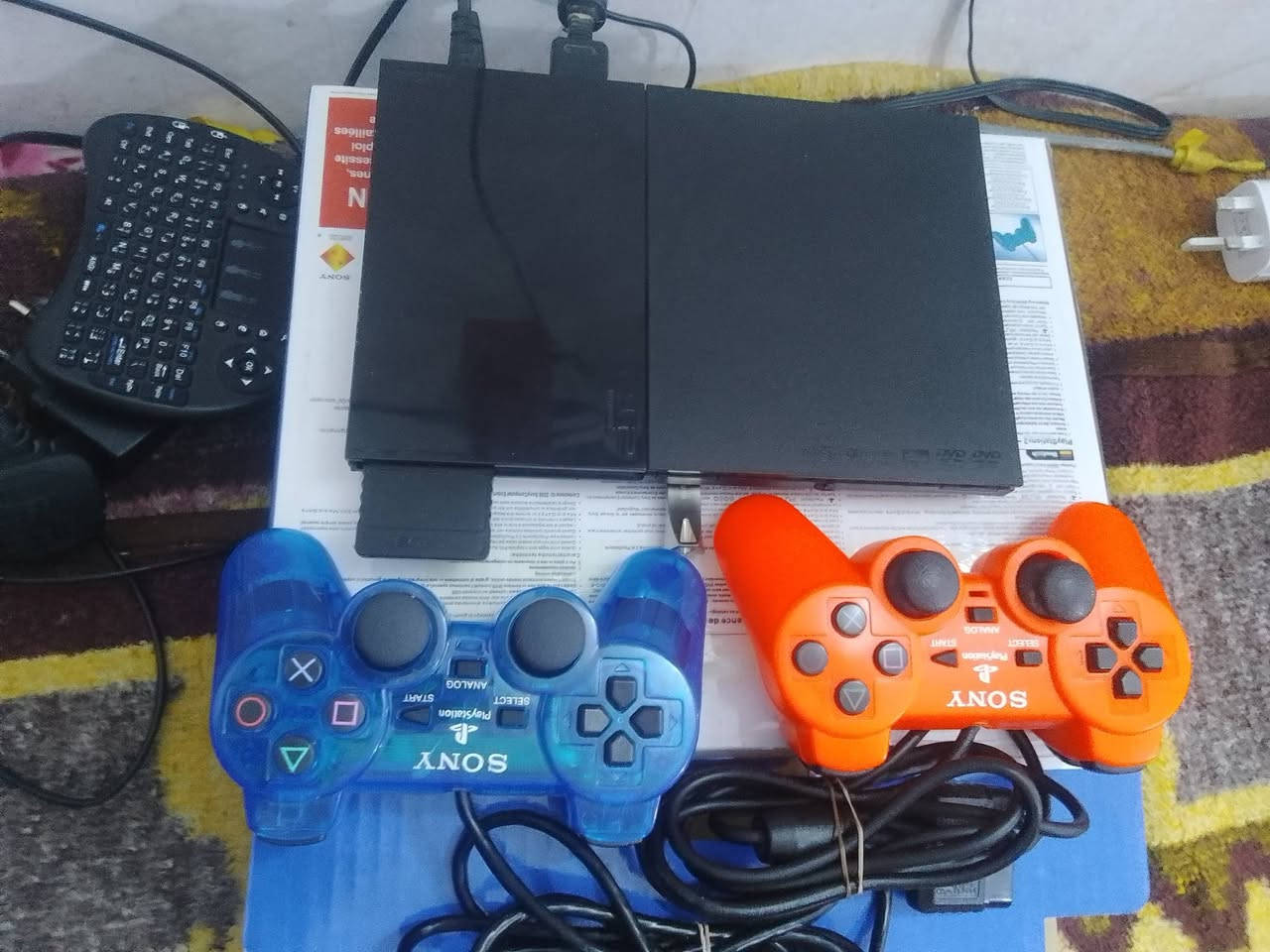 سلام عليكم عندي بلي 2 للبيع ويا ثنين جويستك وميموري وفلاش وبي العاب سعر 50 الف رقم وتساب تواصل ***********
