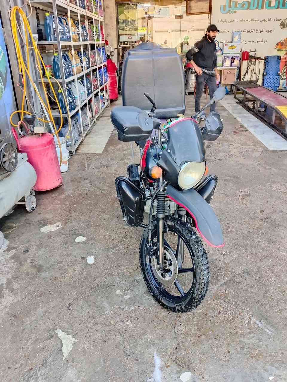 السلام عليكم شباب دراجه بوكسر موديل 23 للبيع دراجه حلوه ونظيفه بيها نقوصات خفيفه السعر 900 وبيها مجال بسيط تواصل على رقم التليفون ***********
