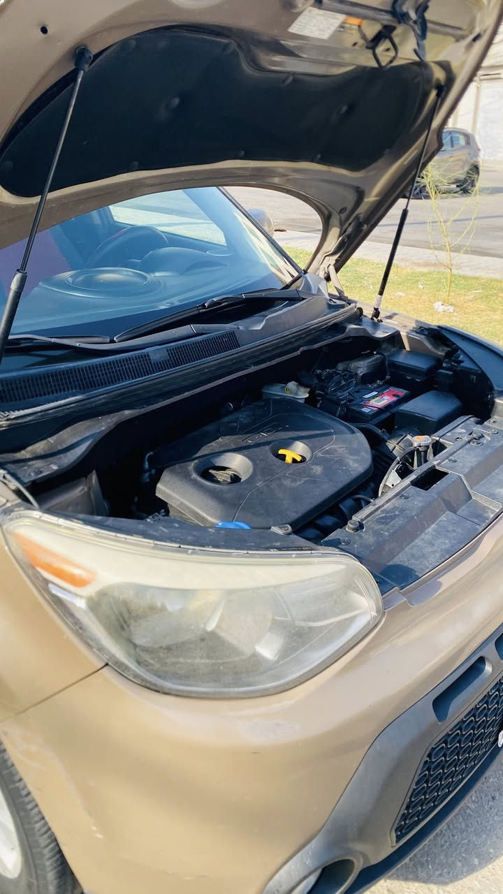 🔥 للبيع كيا صول 2015 – محرك 2000 GDI 🔥
✔ السيارة باسمي
✔ مكينة 2000 GDI 
تم فتح رأس المحرك سابقاً كان بدايه كازكيت وتبدل
 • المحرك يعمل بصورة طبيعية حالياً
 • جاهزة للفحص بأي مكان

✔ كير مكفول
✔ مرايات جانبية كهربائية
✔ تحكم ستيرن
✔ نظام ECO + SPORT
✔ مانع انزلاق (ESP)
✔ تبريد وتدفئة شغال 100%
✔ حدادية جديدة

الضرر السابق كان فقط باب السايق + الباب الخلفي + الجام وتم التصليح. وصوره موجوده

السيارة استخدام يومي وجاهزة للفحص بأي مكان
السعر 95 ورقة وبي مجال بسيط  
للاستفسار التواصل خاص 
مكاني كربلاء المقدسة


**إذا كنت صاحب هذا الإعلان وتريد حذفه لأي سبب، رجاءا أرسل رسالة إلى الدعم الفني**