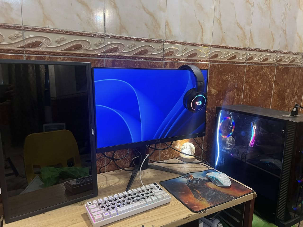 ‏Pc للبيع 
‏ 🖥️180hz شاشة حجم24 
‏🖥️‎او شاشة ثانية 60hz حجم 20.5
‏‎كيبورد 60‎%‎  او ماوس او سماعات او يوبي اس
‏‎كرت شاشة RTX 3060 8g
‏‎المعالج  كوراي i5-9400 
‏‎ الرامات Ram 16g
‏‎ الذاكرة Ssd 128‎
الذاكرة Hdd 1T
السعر 850 الف 
***********
بغداد المدينة الصدر
