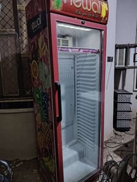 ثلاجة • سعر مناسب • للبيع