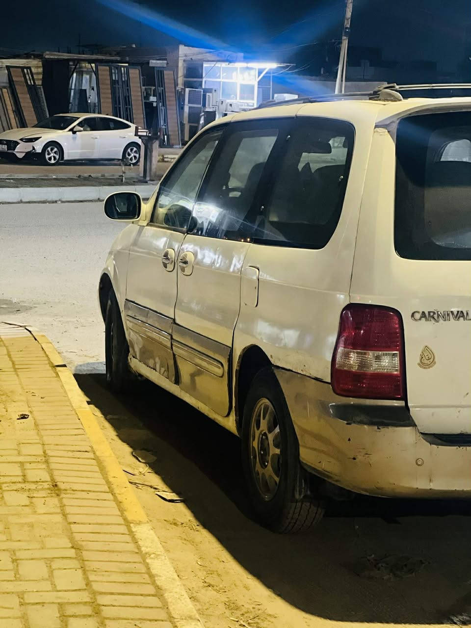 السلام عليكم سياره كرنفال موديل 2000 كاز سنويه 2028كير مكينه خير  من. الله كير عادي تبريد شغال 3قطع عوزه غاز زوج تايرات توني شادهن أرقامها بغداد امشي وياك ادورلك وشد رقام  السعر 45 وبيه مجال عنوان  السماوه الحي الجمهوري استفسار اتصال  ***********
