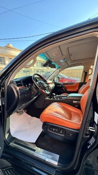 لكزس LX570 موديل 2021 خليجي محرك 8 سلندر حجم 5700  ممشى 77.000 km لون ...