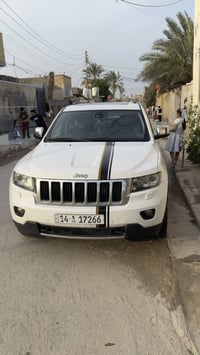 اخوان جيب كراند شيروكي  مديل 2013 خليجي سياره فول مواصفات الفئه لمتدد ...