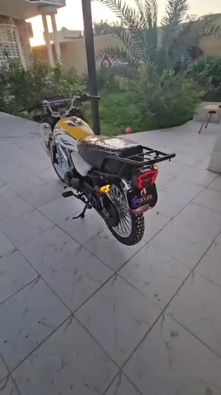 السلام عليكم دراجه للبيع مويل 25 سيفان نضيفه🤌
 مكفوله كفاله عامه كلشي شغال ✨
شاشه تاب اشاير كلهن شغالات♥️
  اوراق موجوده❤️
 العنوان ديالى منصوريه الشط قرب سيطره الغالبيه
السعر 740 وبي مجال حك جيتك الرقم ‏‪***********‬‏
