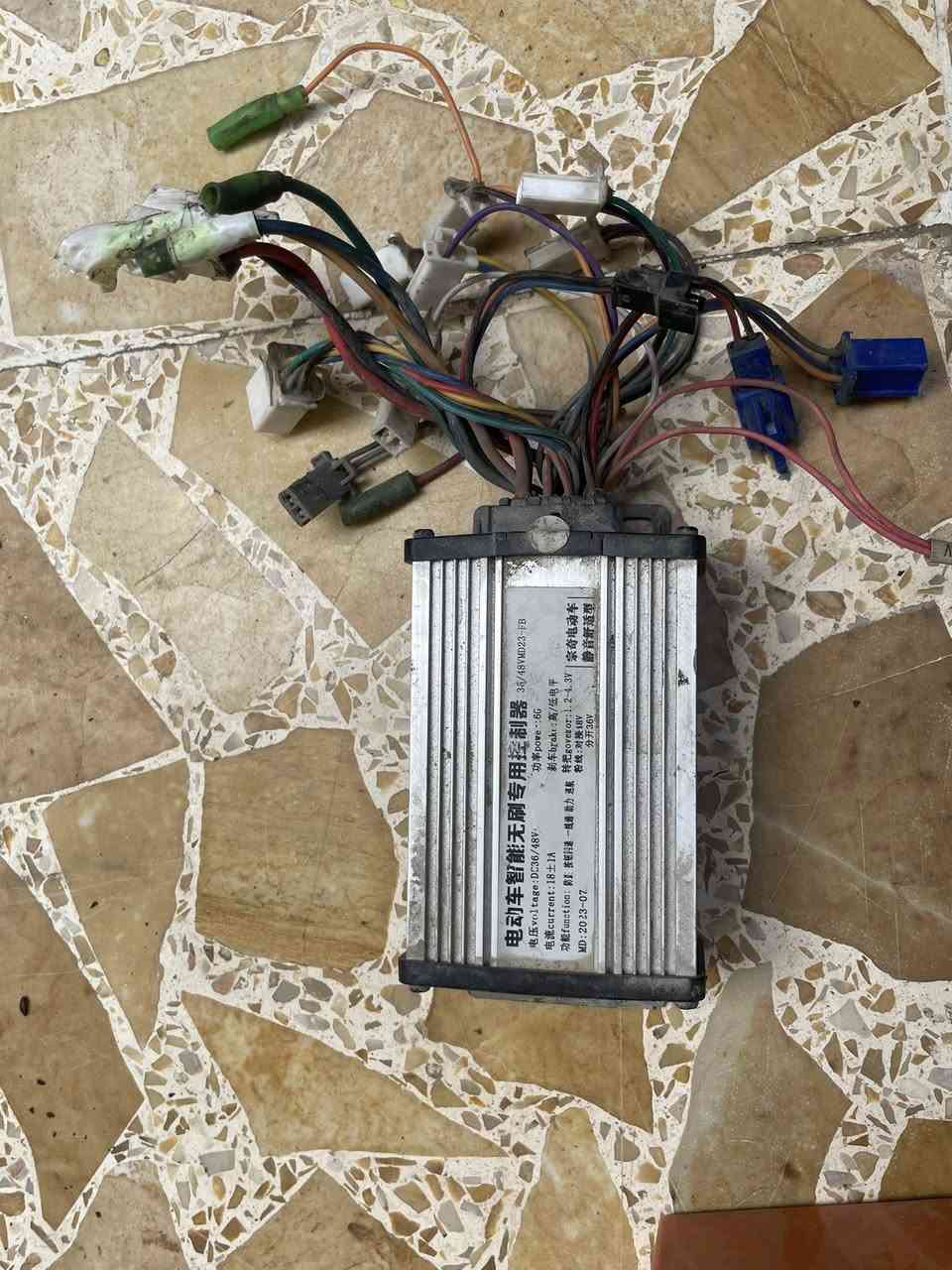 للبيع غراض. مطور شرط كله شغاله بطاريات 🔋 ٤بل ٢٥ ملف هوه تياره كامل شرط شغال سعر ٢٥ليت سعر٥وقفيه سعر ٦الف عقل شرط شغال سعر ٢٥الرقم الهاتف***********
