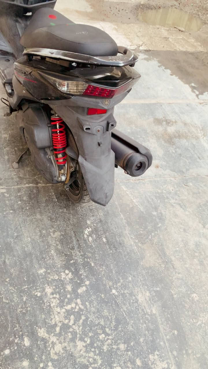 السلام عليكم دراجه سكنس لد  للبيع العنوان بغداد الحريه السعر مليون و100 وبيها مجال قبل شهر منزلها من الرمبه كوري الرقم ***********
