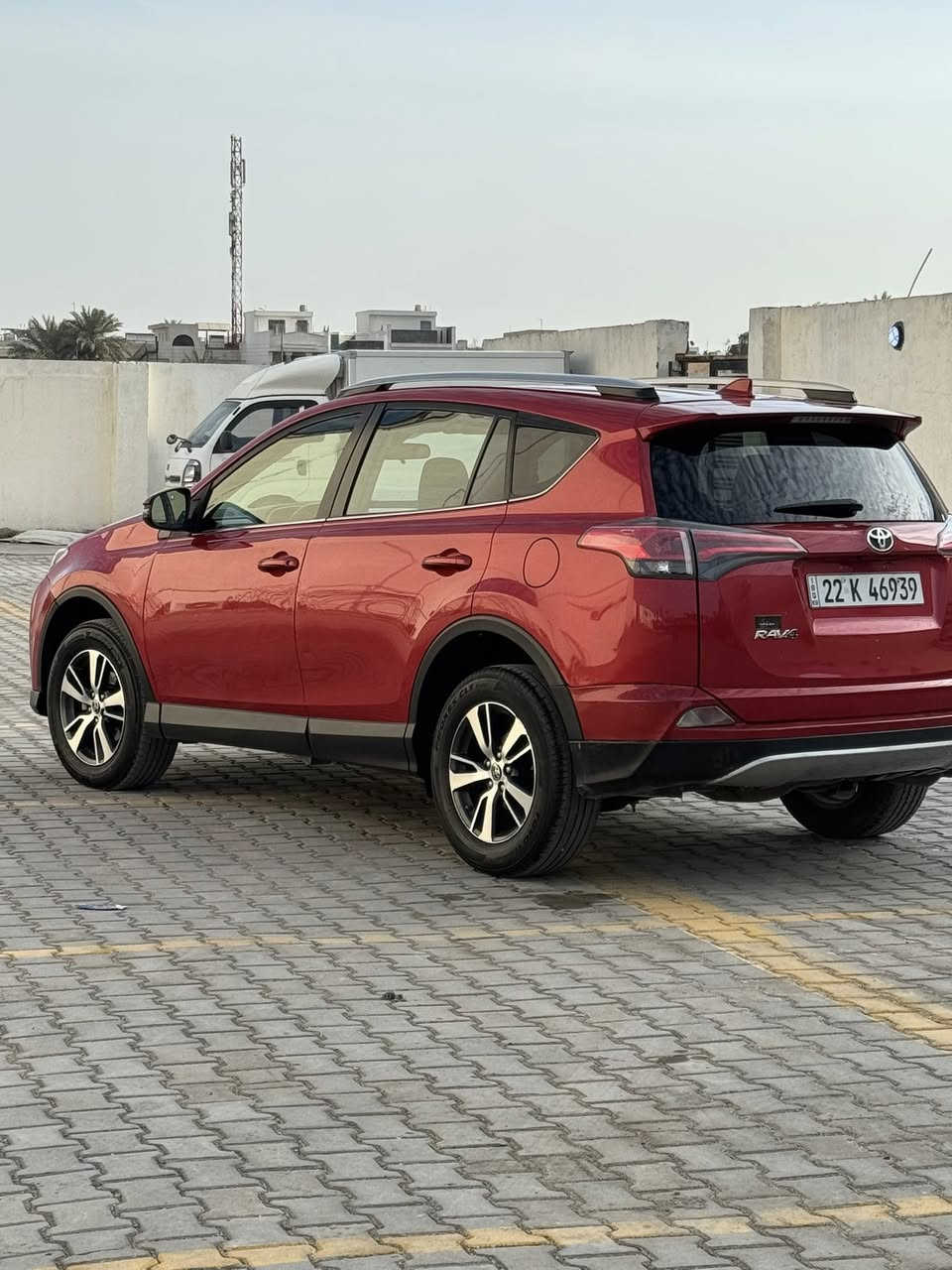 السلام عليكم . راف فور موديل 2017 فول مواصفات xle وارد امريكي حادثهة بنيد فقط بدون دواخل وبارد شبر بكصة القمارة مال تحميل ماشية 85 رقم اربيل باسمي هزة وسنوية كلها جديدة مواصفات سلايت شاشة كامرا صندوك كهرباء داخل بيج تبريد بيانو .اخوان سيارة جاهزة من كلشي كير مكينة تبريد صدر مابيها اي نقص السعر 155 وبيهة مجال بسيط مكاني بغداد العامرية ‭0780 545 2103‬
